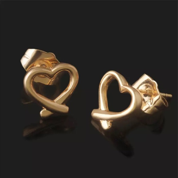New 18K Gold Plated Heart Stud Earrings - Picture 3 of 5